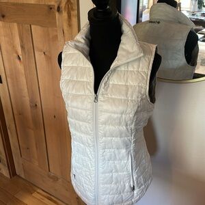 Columbia White Puffer Jacket with Quilted Design